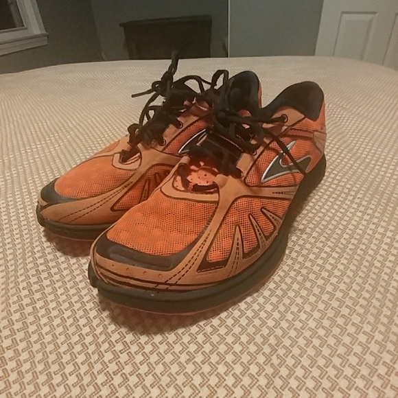 brooks orange shoes